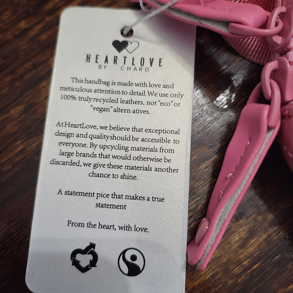 Heart Love By Charo Quilted Puffy Pink Adjustable Straps Zip Up Belt Bag. - Picture 3 of 8